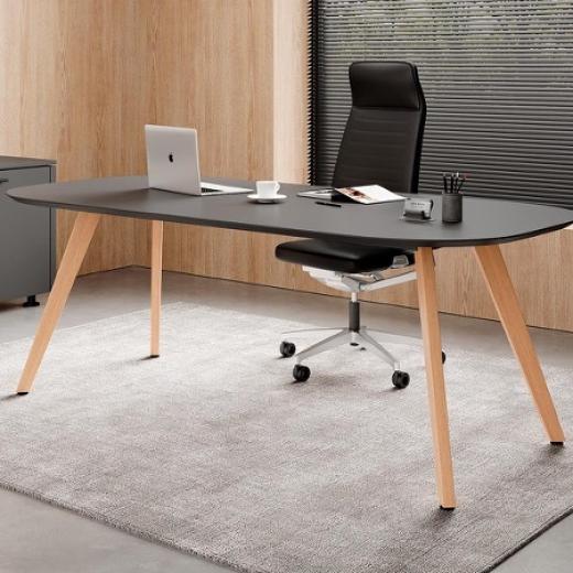 Como escolher a mesa ideal para o seu escritório?